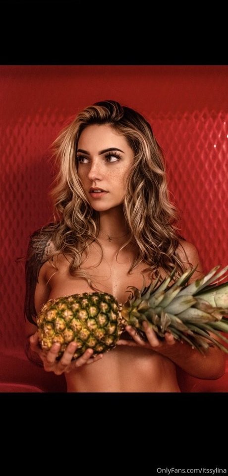 Sylina Ruiz hot star images