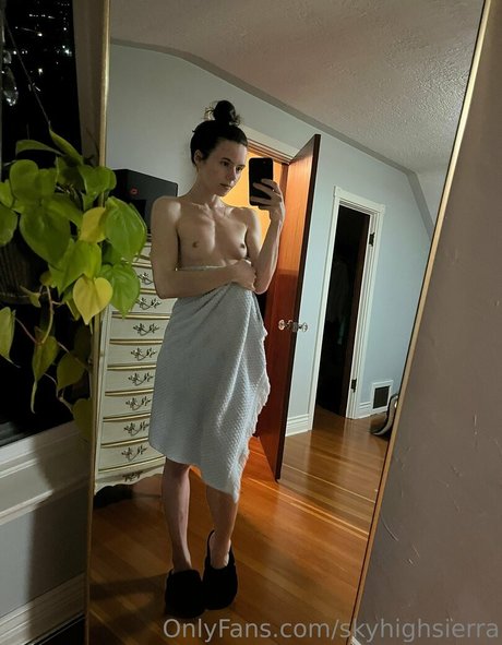 asian brunette onlyfans hot img