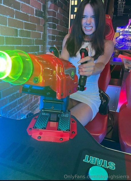 skyhighsierra free model pictures