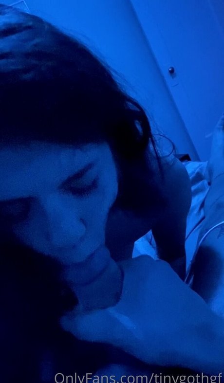 TInyGothGF adult model images