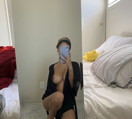 Smokianaaa nice actress gallery