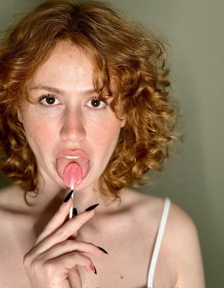 Bobbie sweets naked pornstar picture