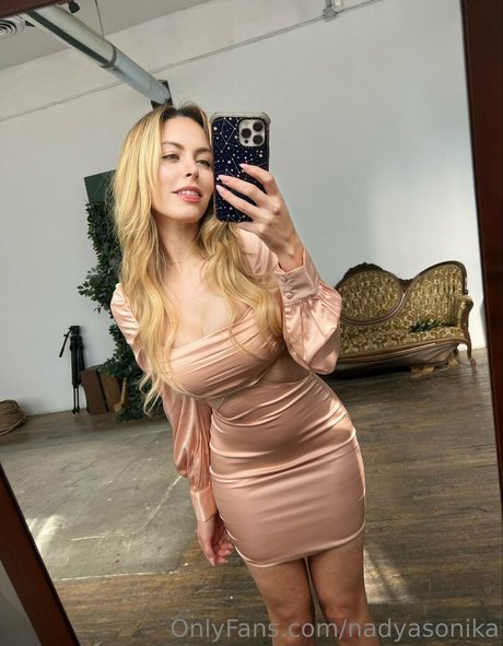 Nadyasonika star pretty gallery