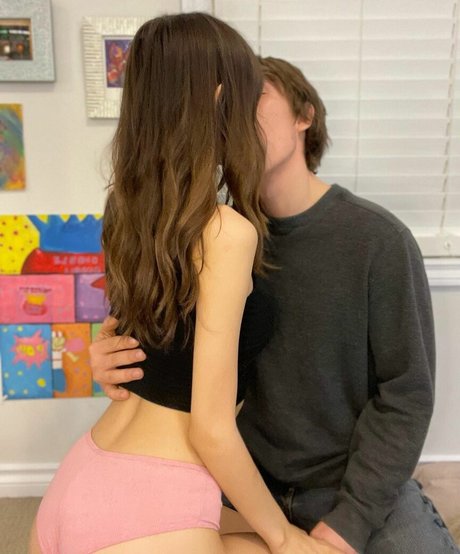 ChloeNight erotic pornstar image