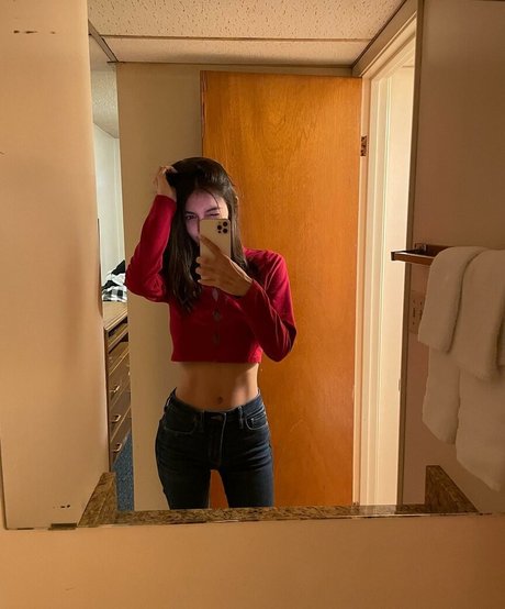 ChloeNight nude star archive