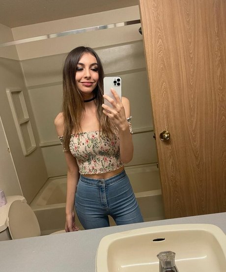 ChloeNight free actress img