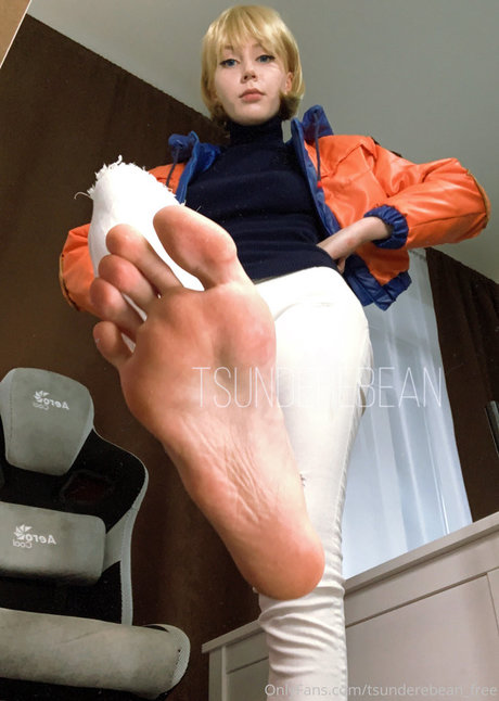 Tsunderebean star sexy photo