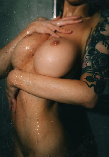 Taaywwaaa star hot picture