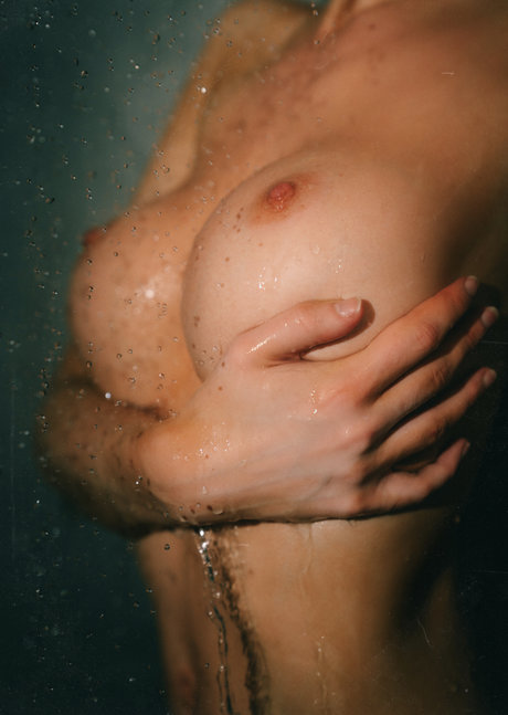 Taaywwaaa naked actress img