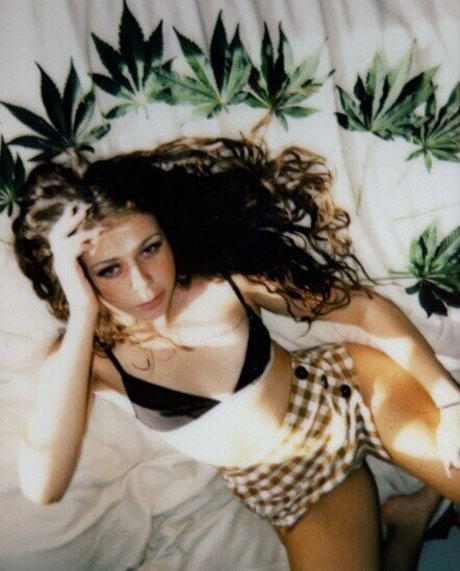 Aspen Avery top model photo