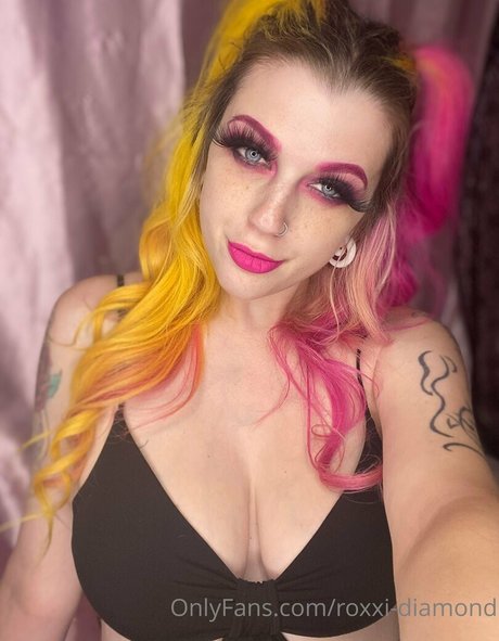 Roxxi Diamond model top pictures