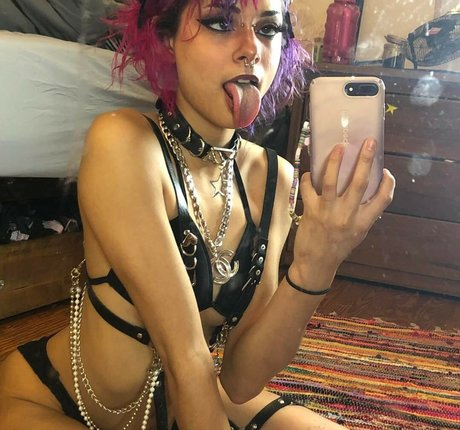 Nymphfairy2002 erotic actress image