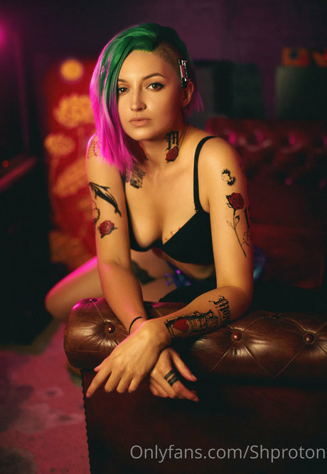 Shproton model erotic pic