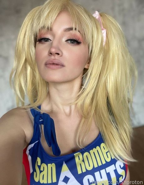 Shproton star nude pics