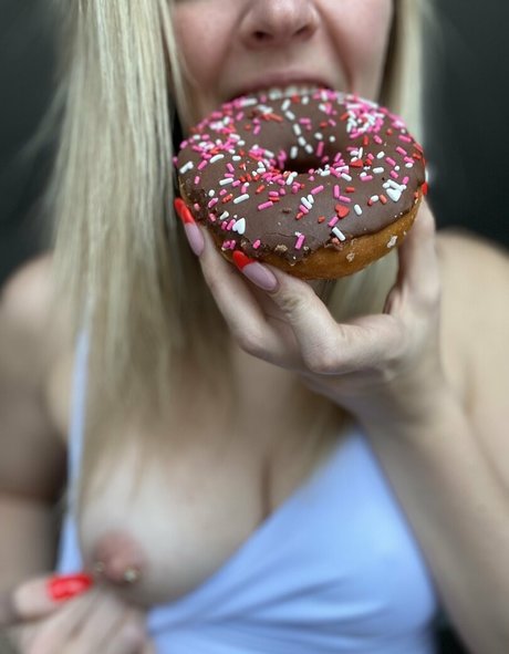 Missy Darling model pornographic image