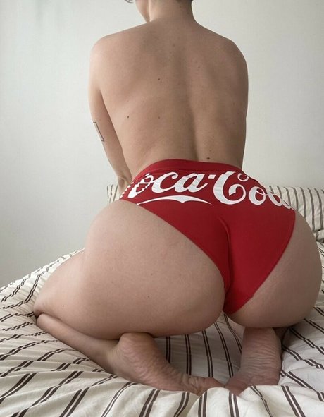 Molly Bloom pornstar pretty galleries