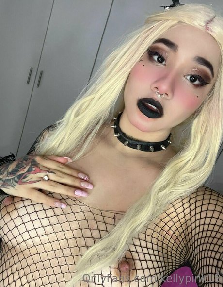 kellypink18 star top pic