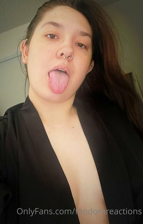 FandomReactions nude model photos