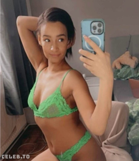 Gabby Dealmeida model nude images