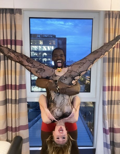 saskiaafterdark star hd gallery