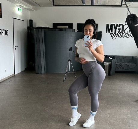 buff bunny98 pornstar nice picture