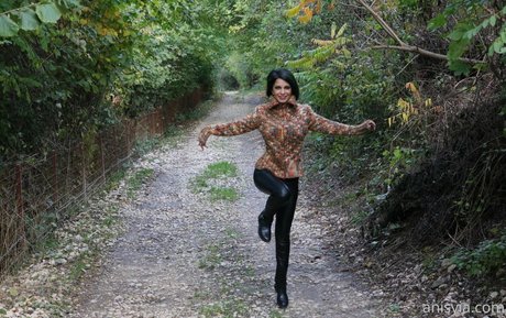 Anisyia_ model nude gallery