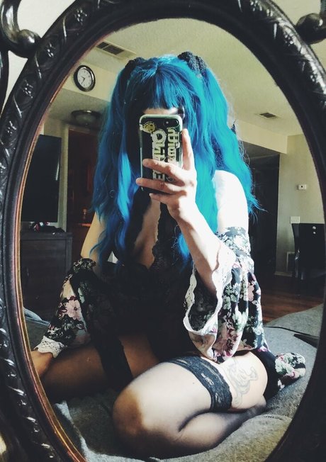 AlienxBaby free model picture