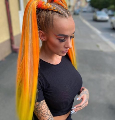 Daisy Lee model adult photos