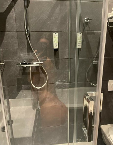 Zhara Kovic model sexy pic