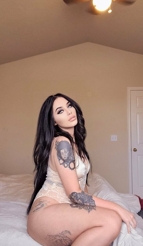 Deavan Clegg art star images