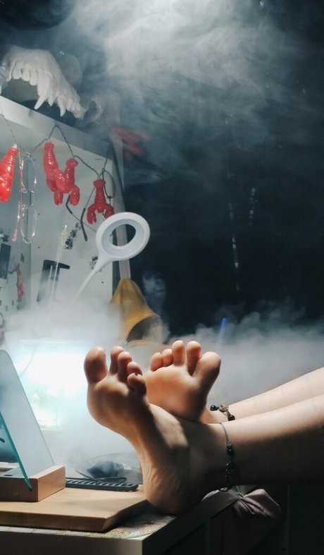 Lana Delmar naked pornstar pic