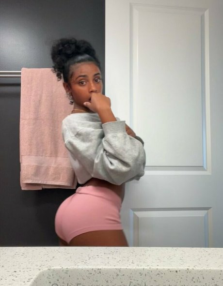 cuteassaquarius naked model archive