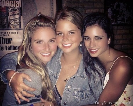 Neeks nude pornstar image