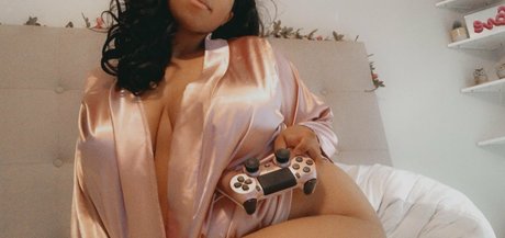 truehoekage erotic model gallery