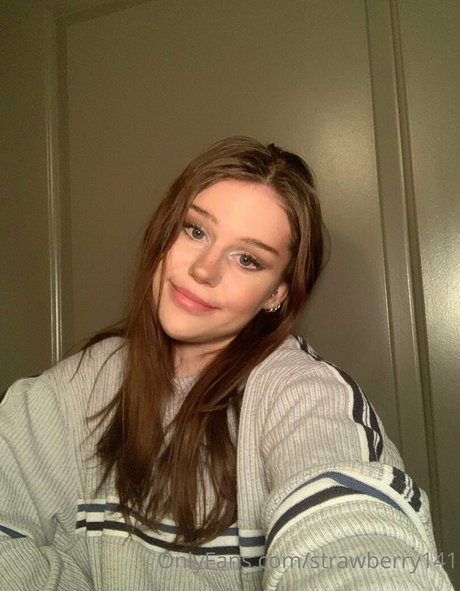 mabel may exclusive actress pictures