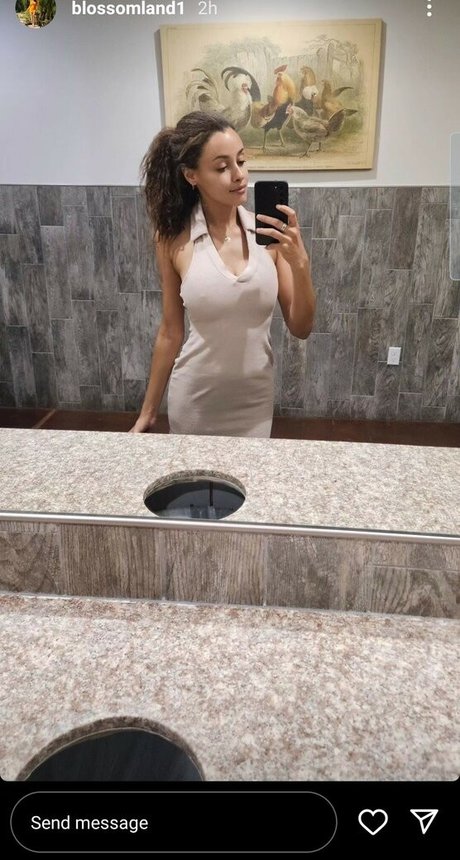 Daisey Wilks Blossoms nude pornstar images