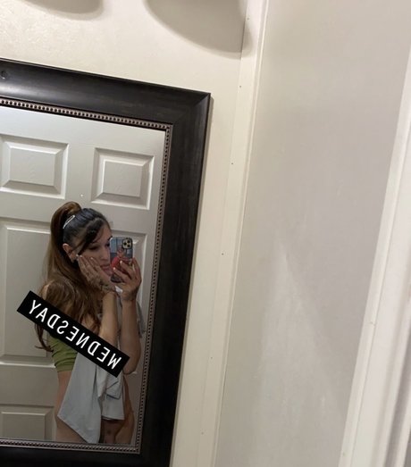 Tiffany Botello model nudes photo