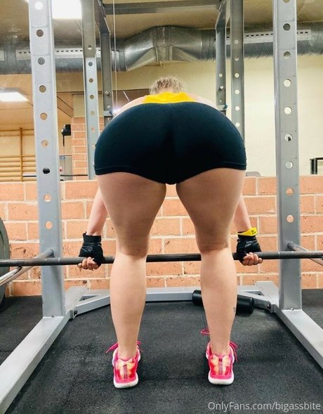 bigassbite pretty model pics