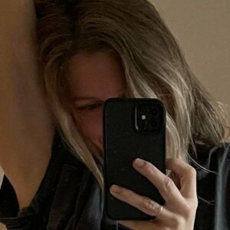 Molly Sunshine hot star image