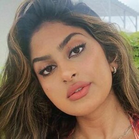 Shreya Arun beautiful actress pic