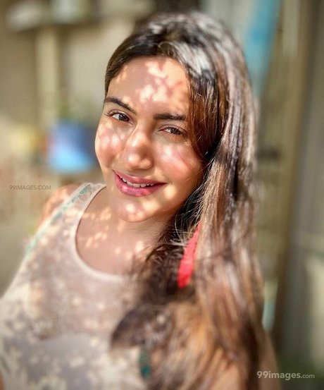 Surbhi Chandna star nudes pics