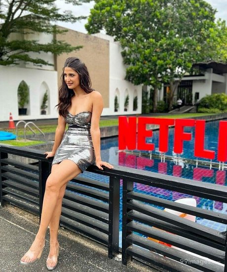 Aahana Kumra hd actress galleries