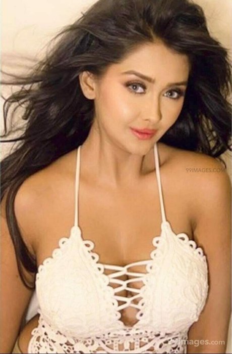 Kanchi Singh hd star pictures