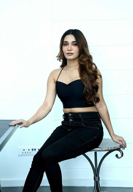 Jenifer Emmanuel star nudes images