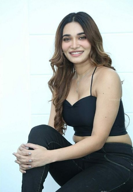 Jenifer Emmanuel star nudes pictures