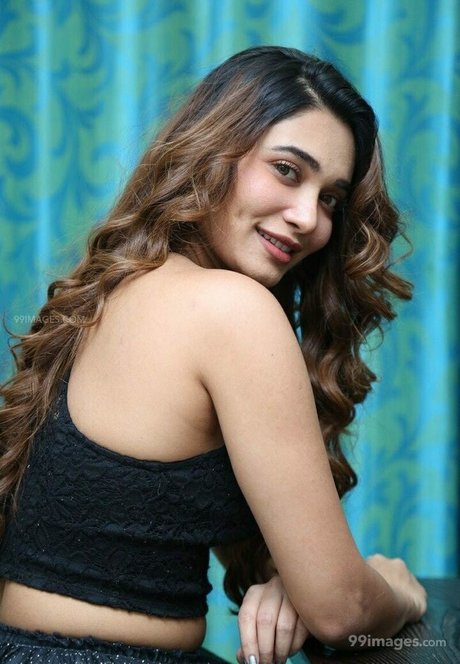 Jenifer Emmanuel perfect actress galleries