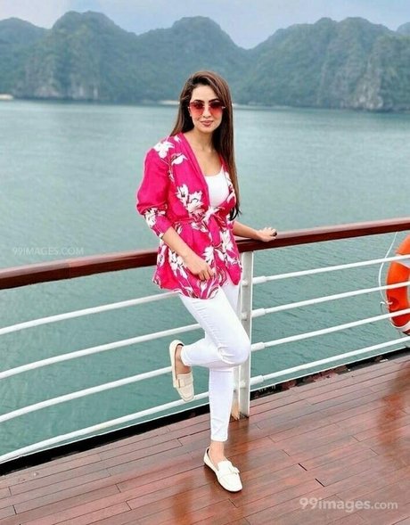 Musskan Sethi model high quality photos