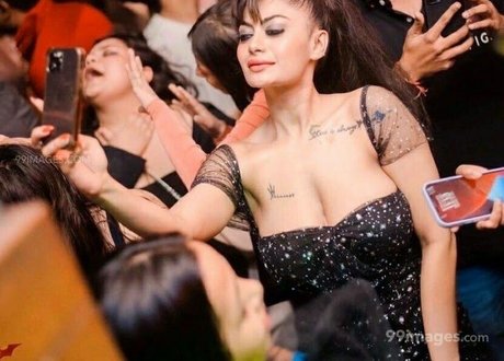 Suhaani Laskar adult model pictures