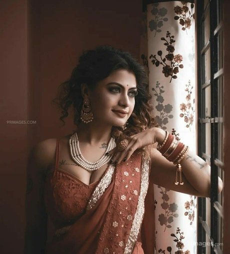 Suhaani Laskar star hot photos