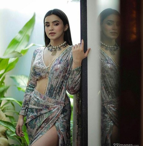 Ankitta Sharma model pornographic picture